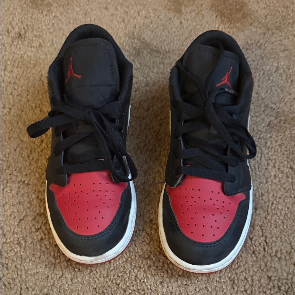 Pre-loved Size 4Y Jordan Bred 1s